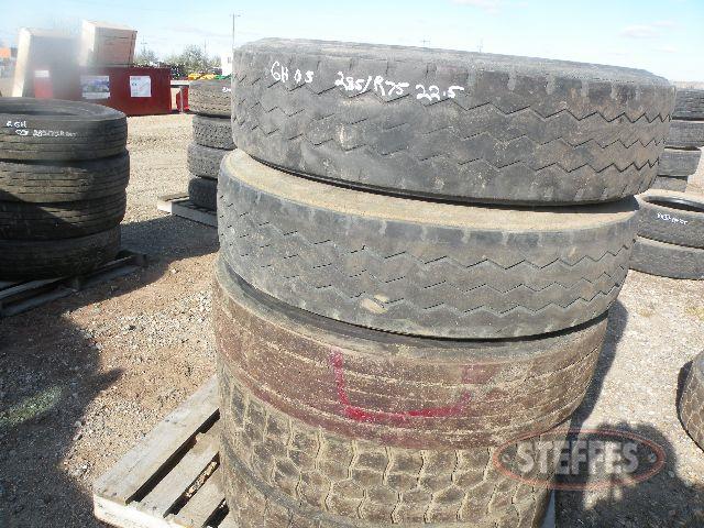 (5) 285-75R-22.5 tires,_1.jpg